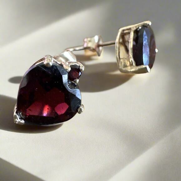 10k Solid Gold 2.30 Carat Garnet Heart Shaped Earrings - Picture 1 of 9
